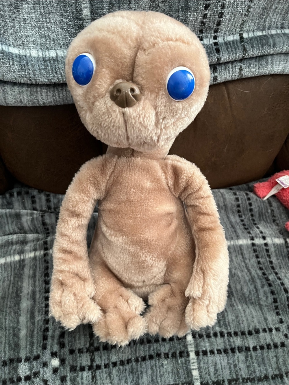 ORIGINAL ET PLUSH TOY BY SHOWTIME BROWN WITH BLUE EYES